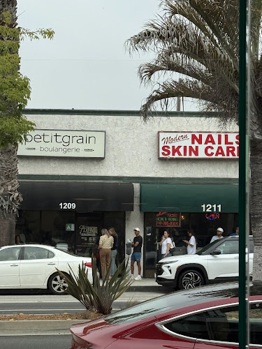 Modern Nail