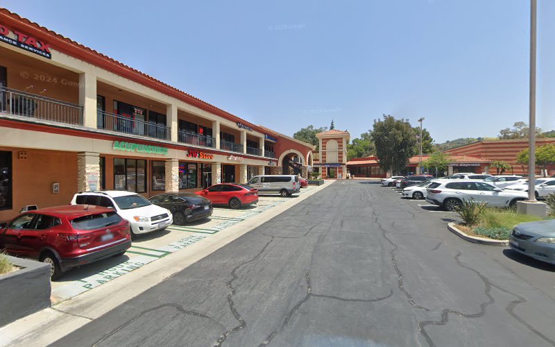 MODERN NAILS & SPA, nail salon in West Covina, California