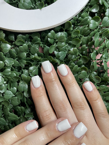 Modesty Nails, nail salon in Chatsworth, California