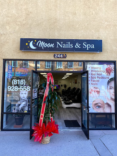 Moon Nails & Spa