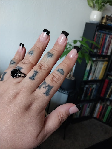 Moon Nails & Spa