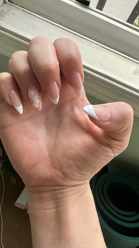 Moon Nails, nail salon in Encinitas, California