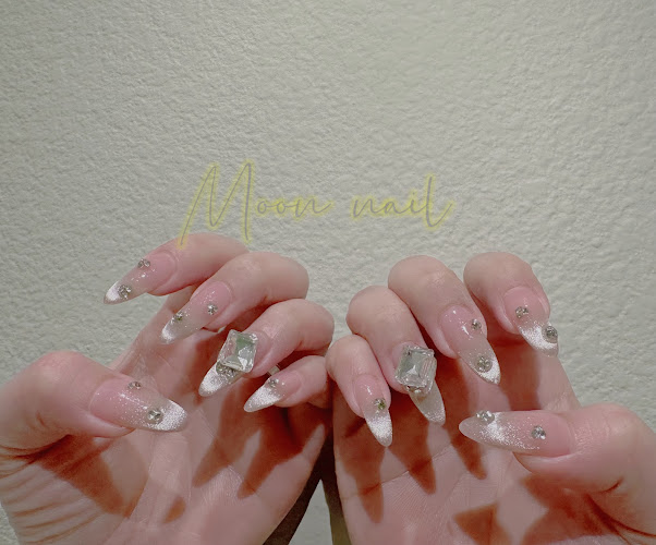 Moonlight nail salon