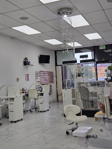 Nail Bar