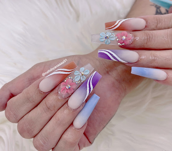 Nail Club & Spa 2