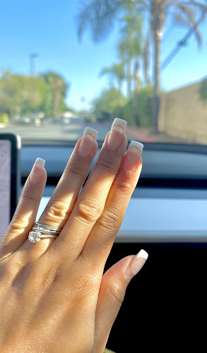 Nail Lounge