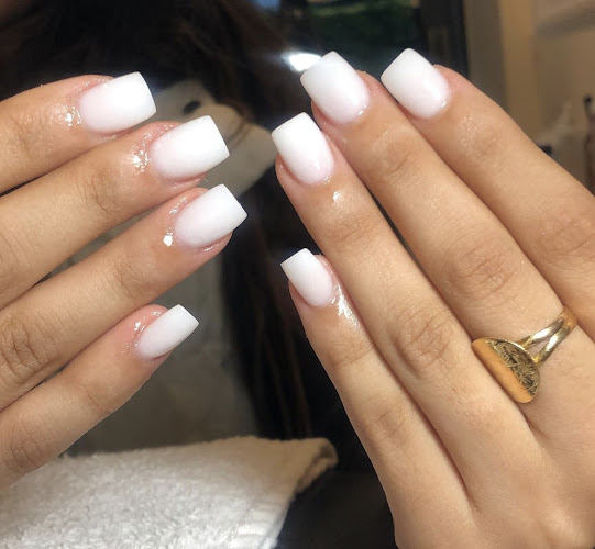 nail studio by cristina