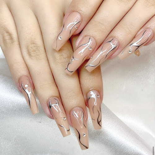 Nailaholics