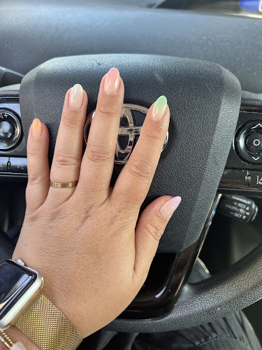 Nailart & Design, nail salon in Santa Monica, California