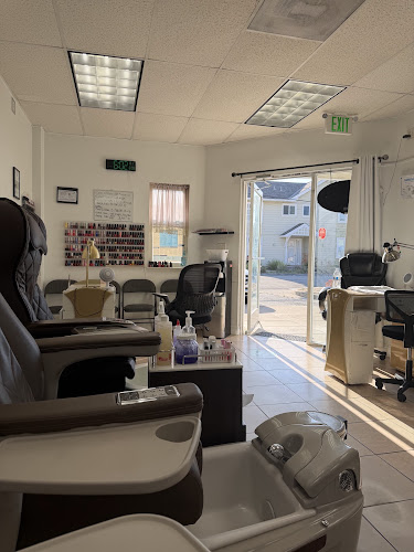 Nails 2000, nail salon in Cupertino, California