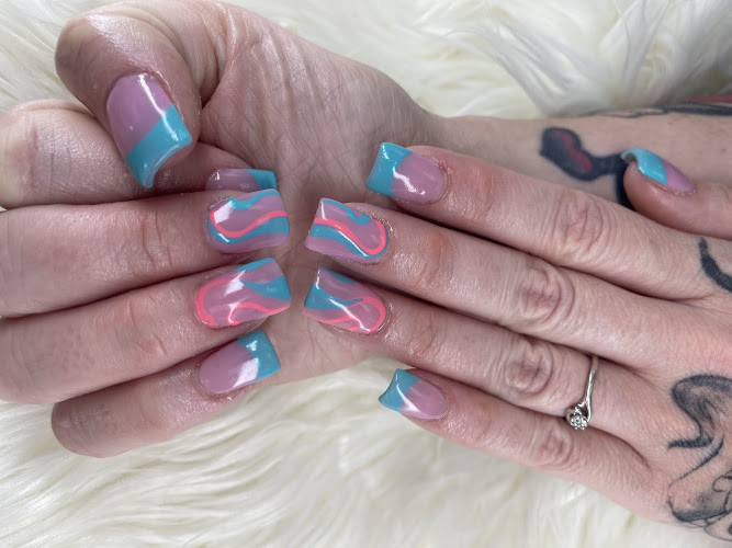 Nails 4 U & Spa