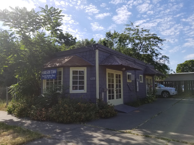 Nails By Tam, nail salon in Davis, California