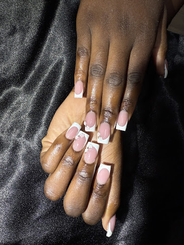 Nails_by_Zsaniece