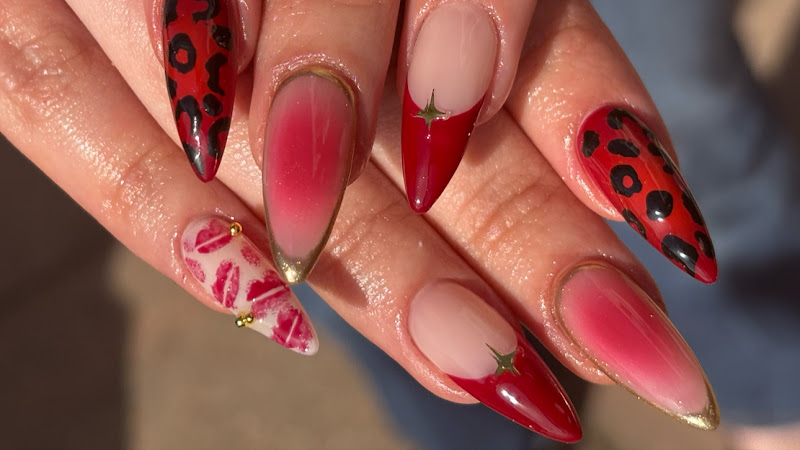 Nailz With V