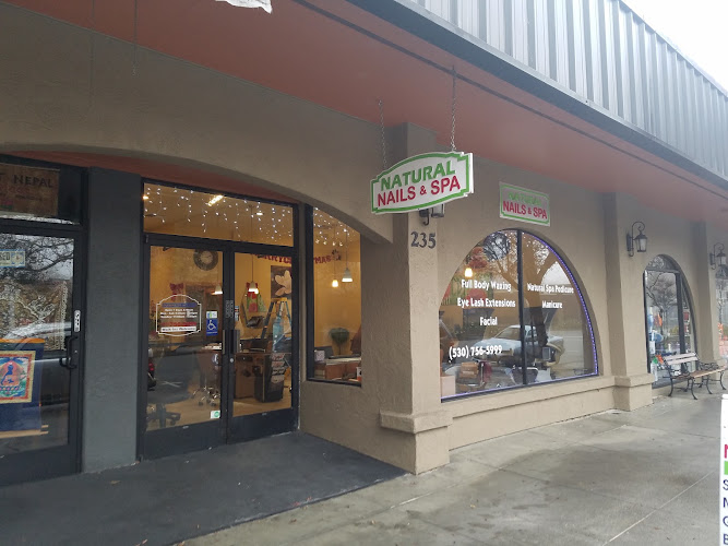 Natural Nails & Spa, nail salon in Davis, California