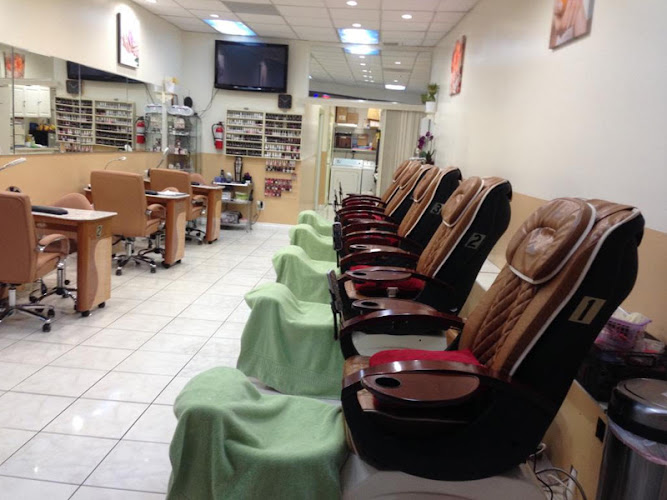 New York Nails & Skin Care Spa, nail salon in West Hills, California