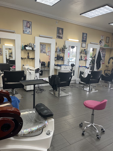 Nguyen Hair & Nails