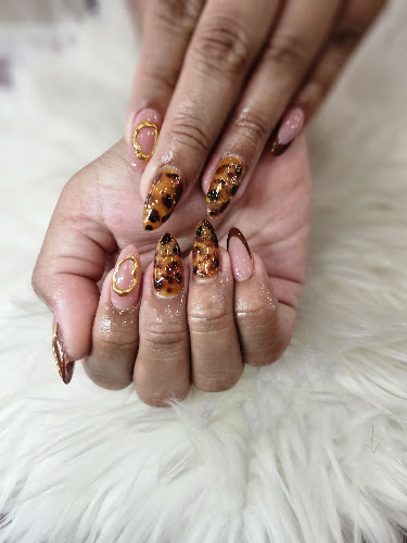 ONYX NAIL LOUNGE