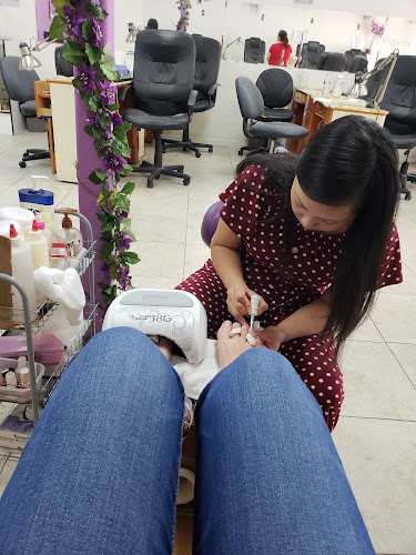 Orchid Nails