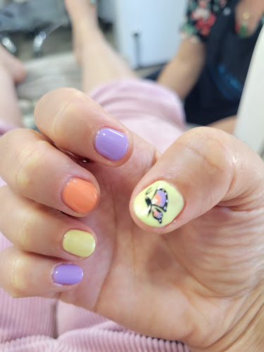 Pamper nail spa