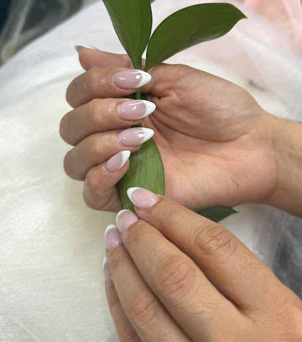 PEACOCK NAILS BY LANA @SOLA SALON