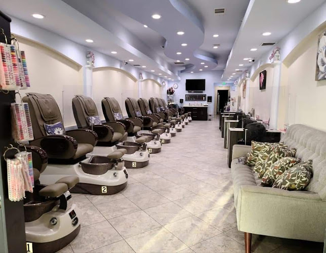 Phoenix Nails & Spa