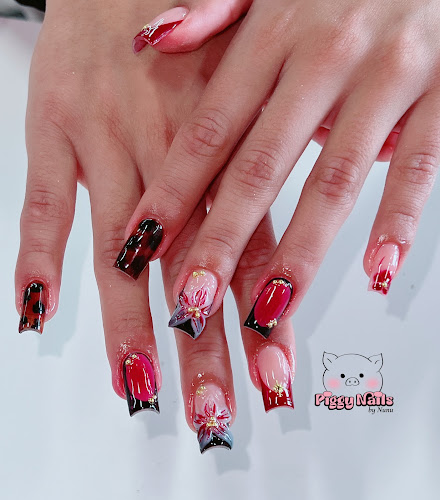 Piggy Nails, nail salon in Canoga Park, California