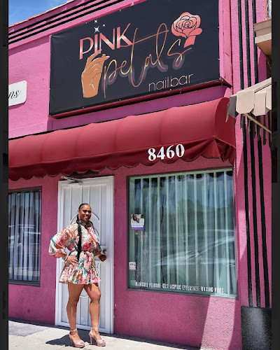 PinkPetalsNailBar, nail salon in Inglewood, California