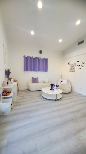 Purrple Waxing & Nails
