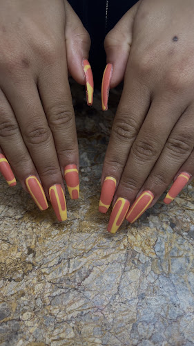 Q-Nails