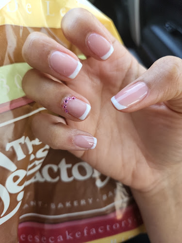 Q Nails Salon