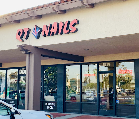 Q T Nails