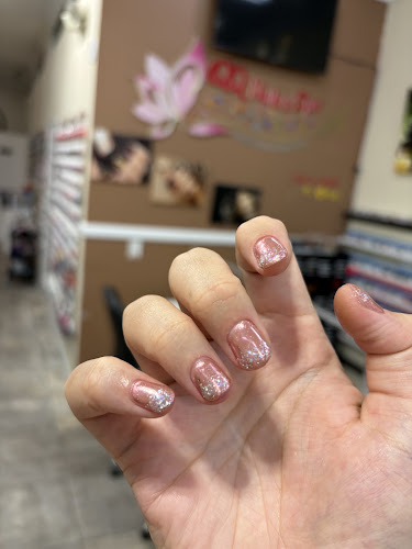 QQ Nails & Spa