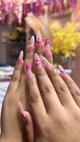 Qtee Nails & Lashes