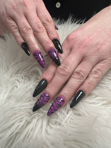 Quality Nails, nail salon in West Covina, California