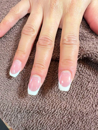 Queen Nails