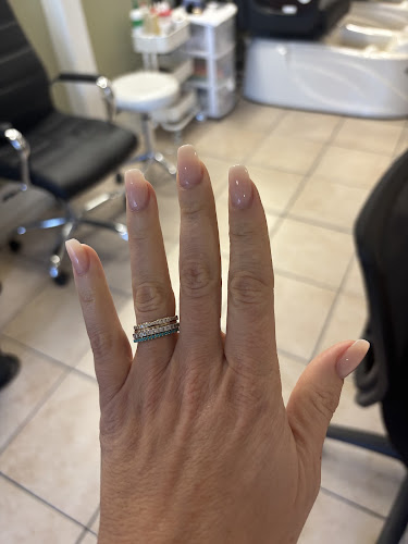 Queen Nails II