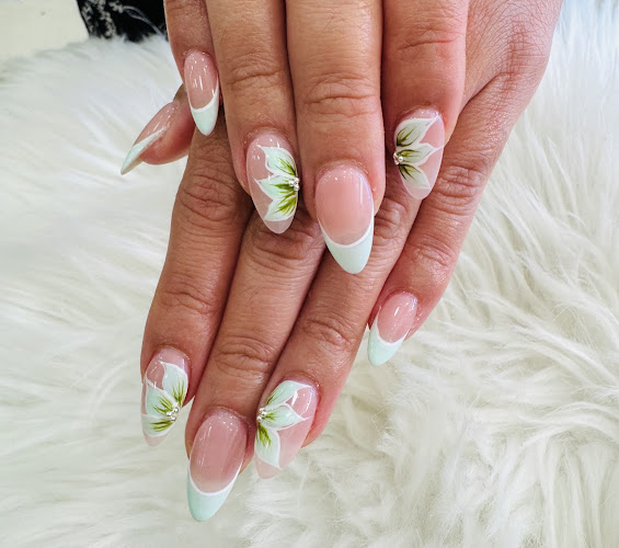 Radiance Nails Studio