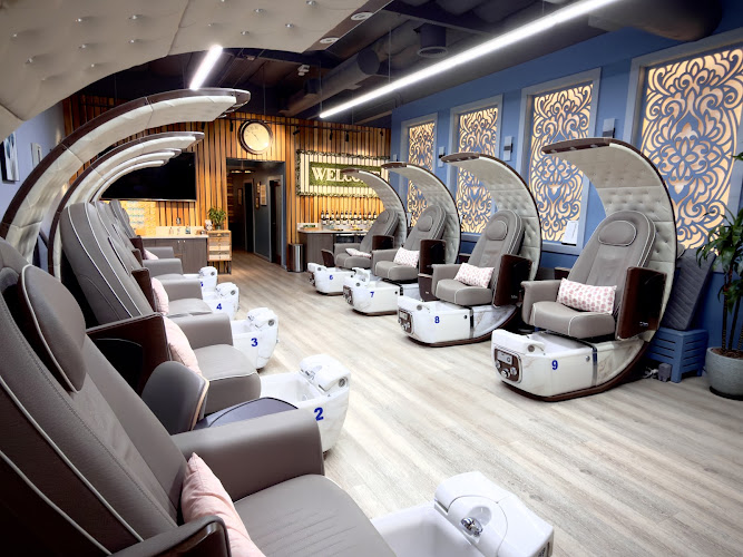 Red Polish Nail Lounge