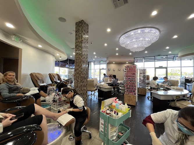 Rossmoor Nails and Spa, nail salon in Seal Beach, California