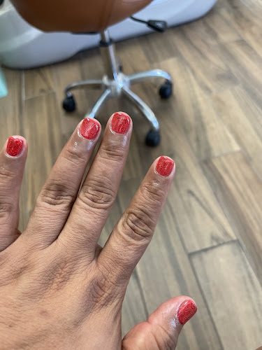 Royal Nails & Spa
