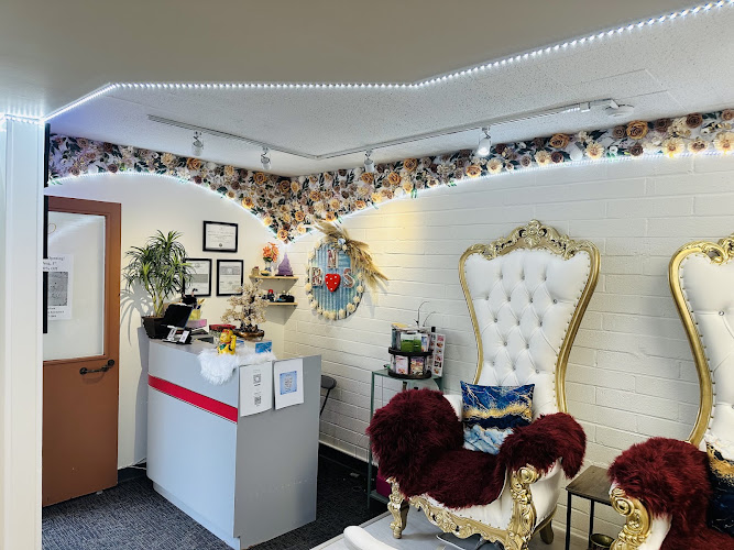 Royal Nails Salon