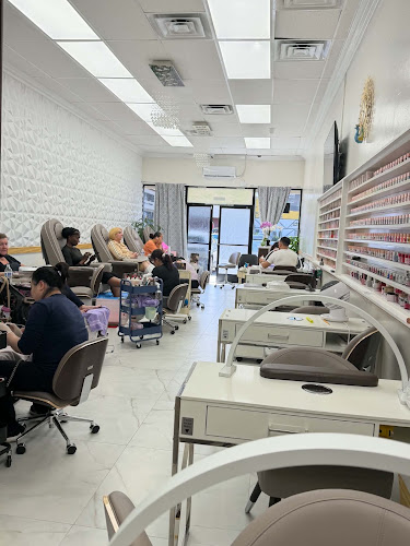 Royal Nails Studio