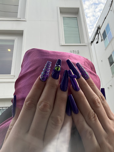 Royal Pomegranate Nails