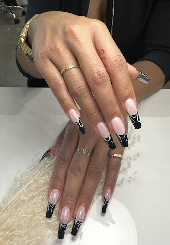 Russian nails by Safo, nail salon in Tarzana, California