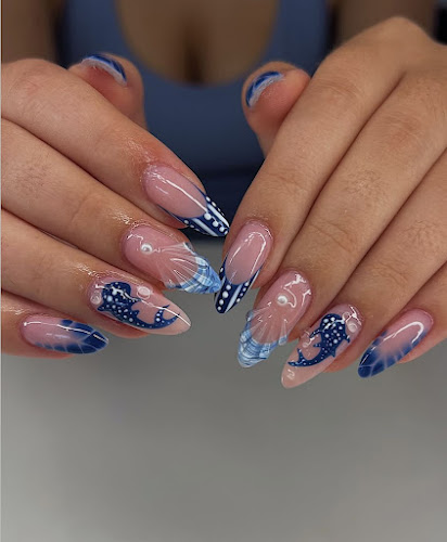 Sandy Nails