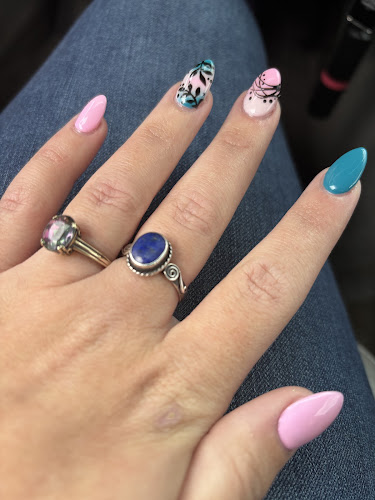 Sandy's Nails