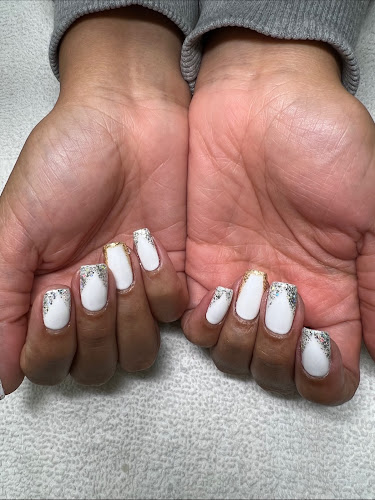 Shiny Nails, nail salon in Carson, California