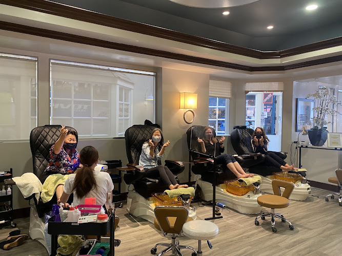 Signature Nail lounge ( Formerly Bollinger Nail Salon, Same Staff Same Everything )