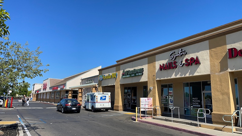 Signature Nails & Spa